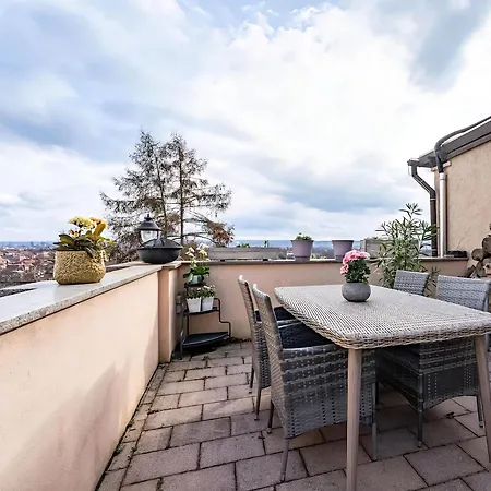 Blick Ueber - Terrasse - 3 - Modern Renoviert アパート